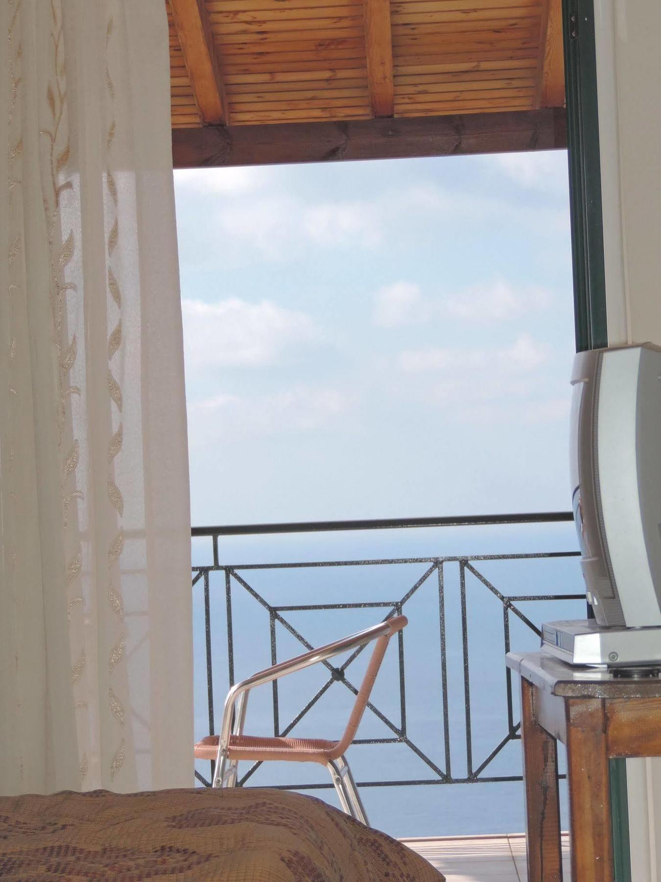 La Casa D' Irene (Adults Only) Hotel Ayios Nikitas Bagian luar foto